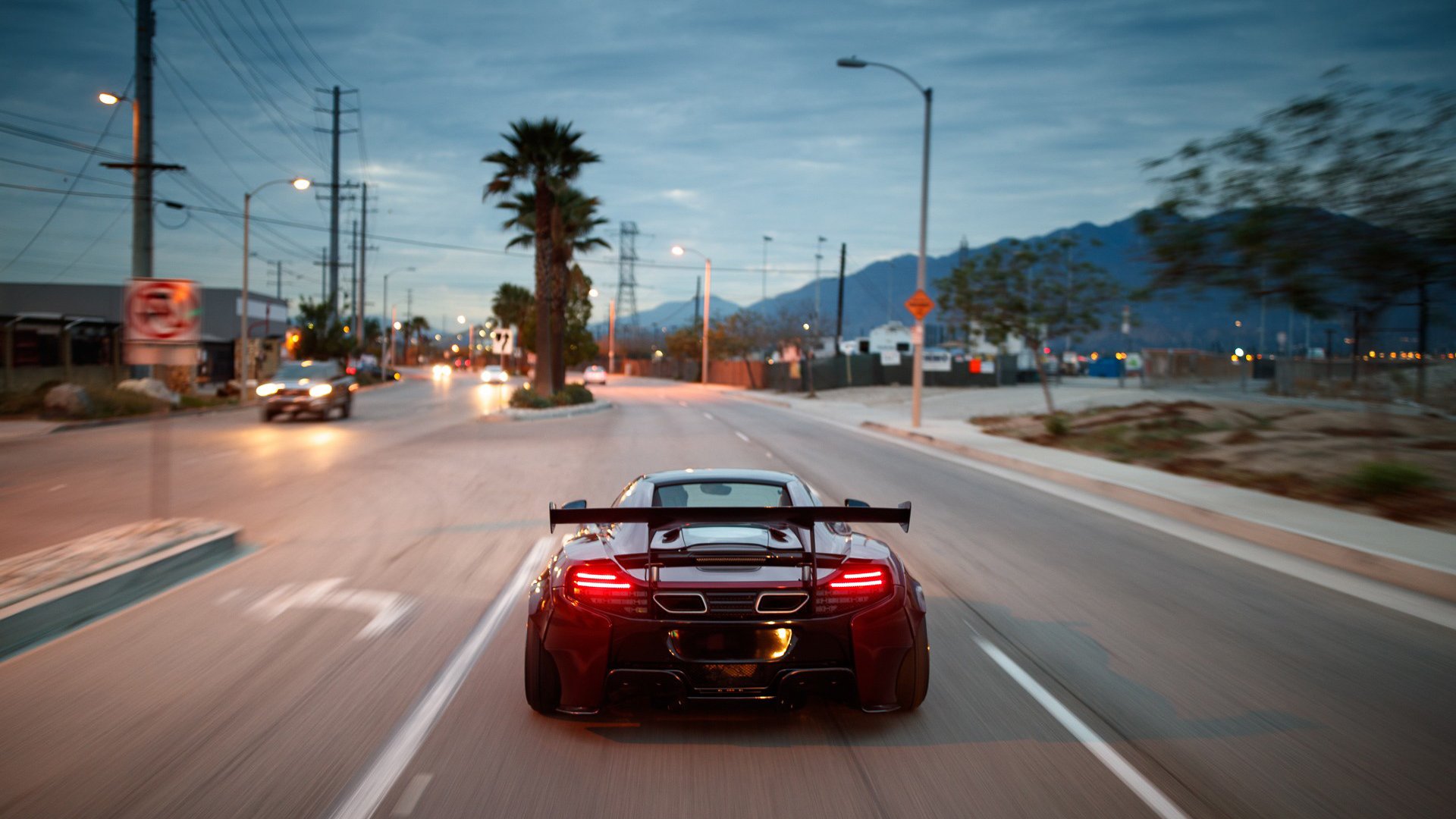 开云下载-埃利亚·维维亚尼在场地自行车全能中夺金，维利亚轿车